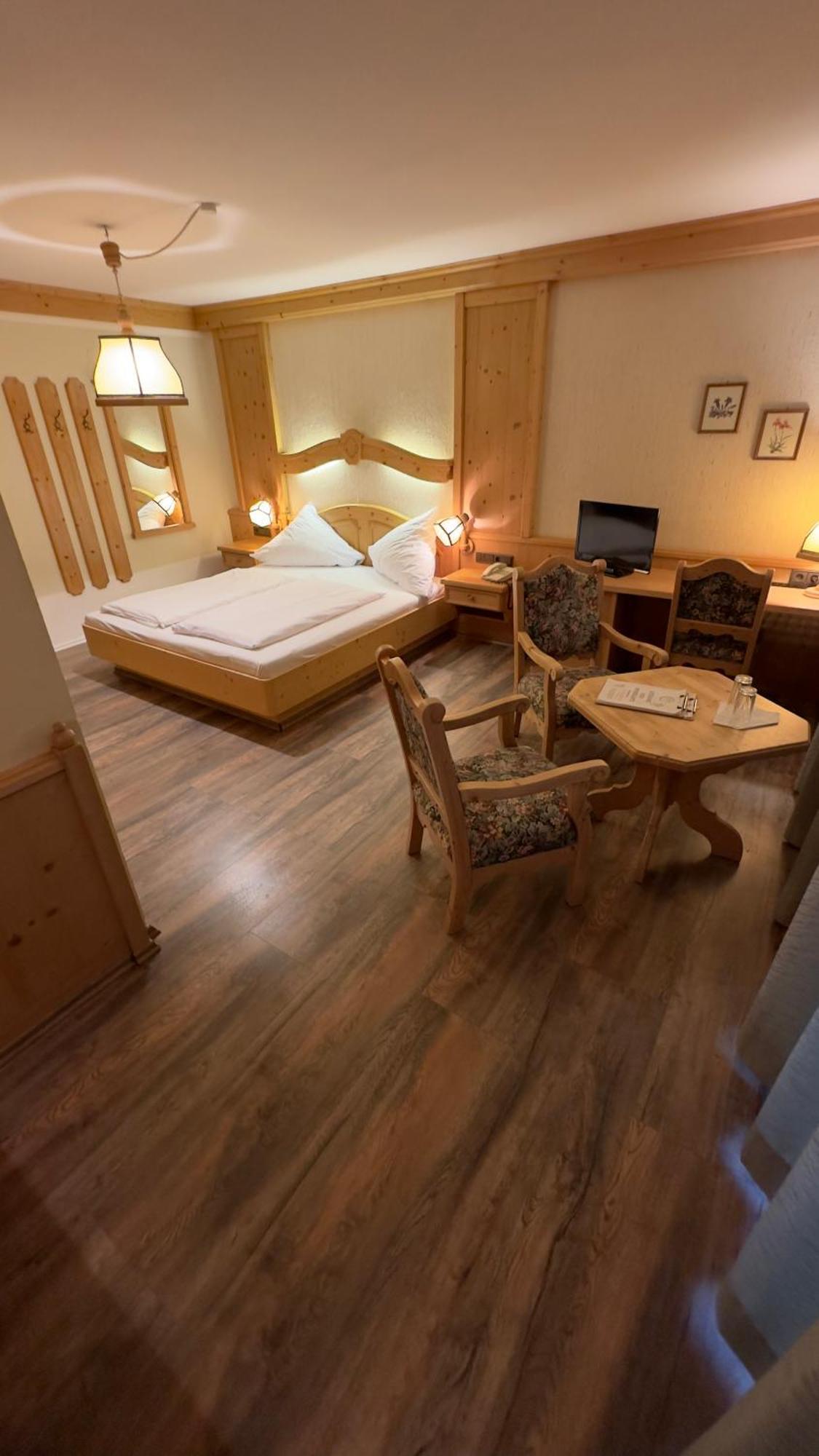 Alpenrose Hotel 3*